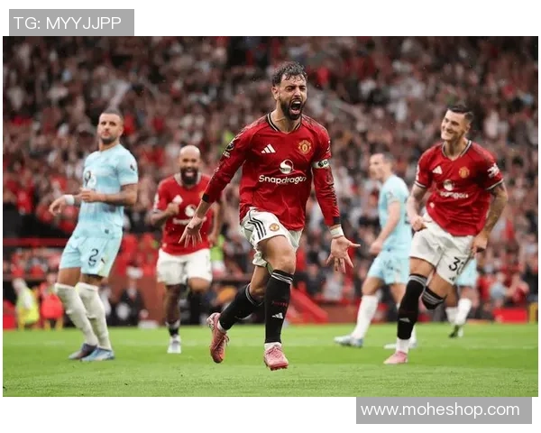 尤文锋霸再向曼联自荐！曼联估计冬窗大概率买不到新援，出售一人成要害